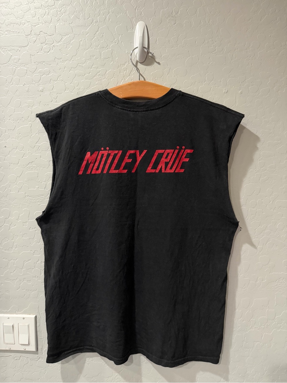 Vintage Y2K Motley Crue “Too Fast For Love” Cut Off Shirt Large Bin 3 - Picture 5 of 7